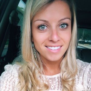 Meet your Posher, Courtney